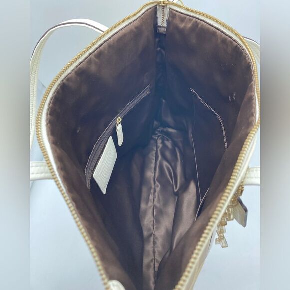 Coach Laura F 18835 Fabric Signature C Patent Leather Trim Large Tote - Picture 4 of 6